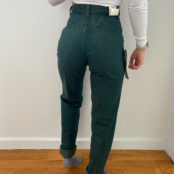 NWT Vintage Forrest Green High Waisted Wranglers - Picture 2 of 5